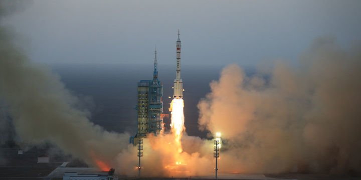 Çin İletişim Uydusu Fırlattı