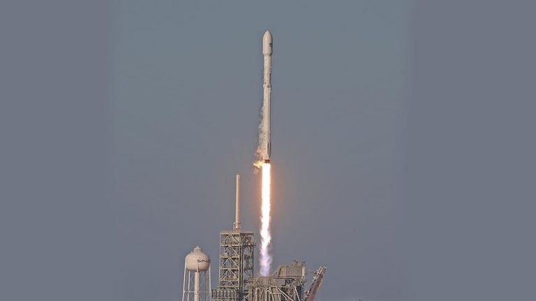 SpaceX ABD Ordusu İçin Casus Uydu Fırlattı