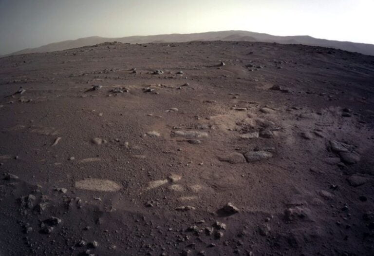 NASA’nın Uzay Aracı Perseverance, Mars’tan Yeni Görüntüler Gönderdi